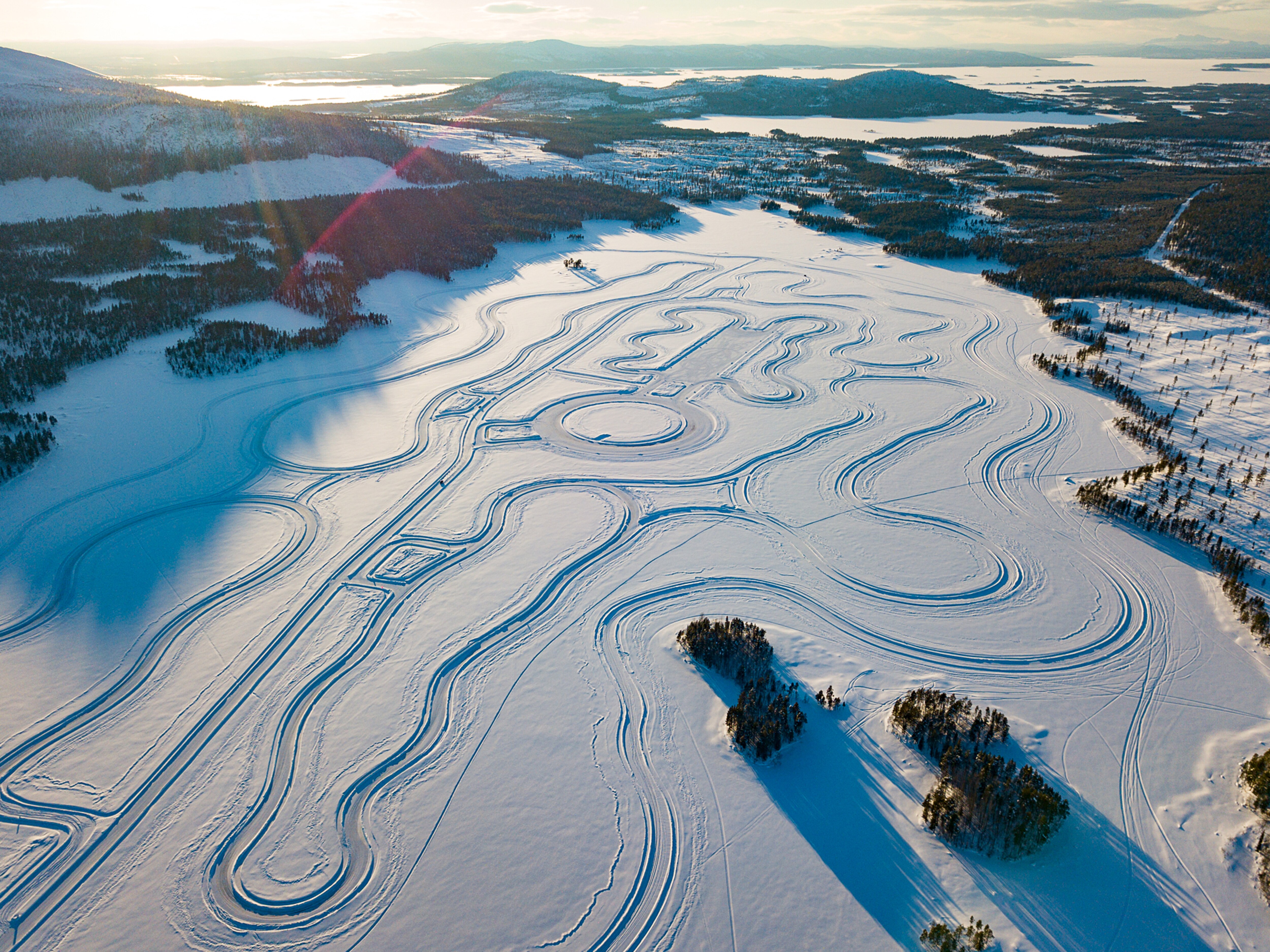 The 11 tracks on the lake seen from above