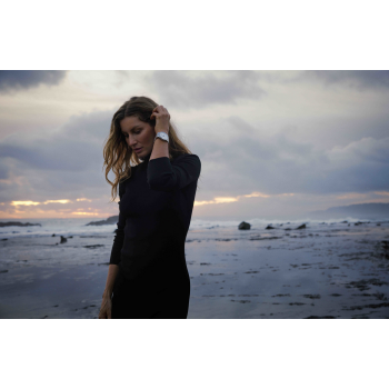 GISELE BÜNDCHEN: “SIMPLICITY IS THE NEW LUXURY”