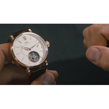How to handle your IWC complication watch 