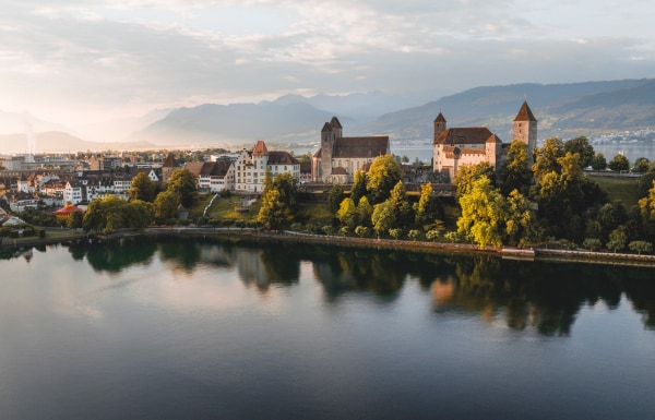 3 Must-See Sights when visiting Lake Zurich By Joni Hedinger