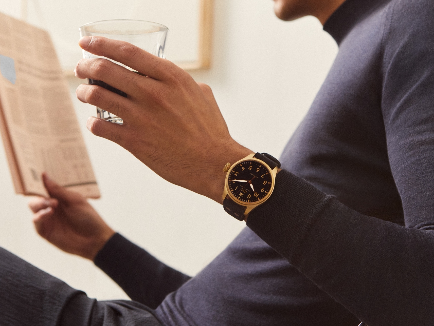 IWCの記事：Mr. Porter - ブロンズをその手に| IWCシャフハウゼン