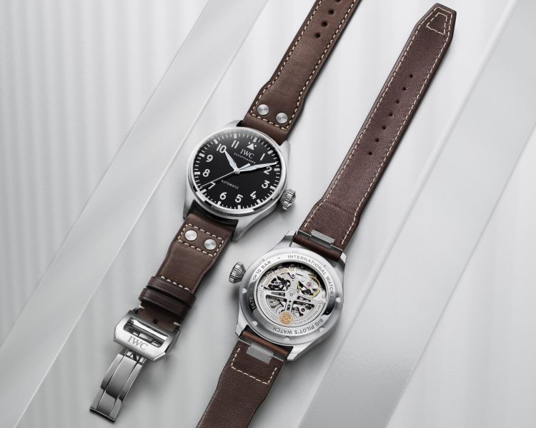 Back and front image of IW329301 BIG PILOT’S WATCH 43 with brown leather strap